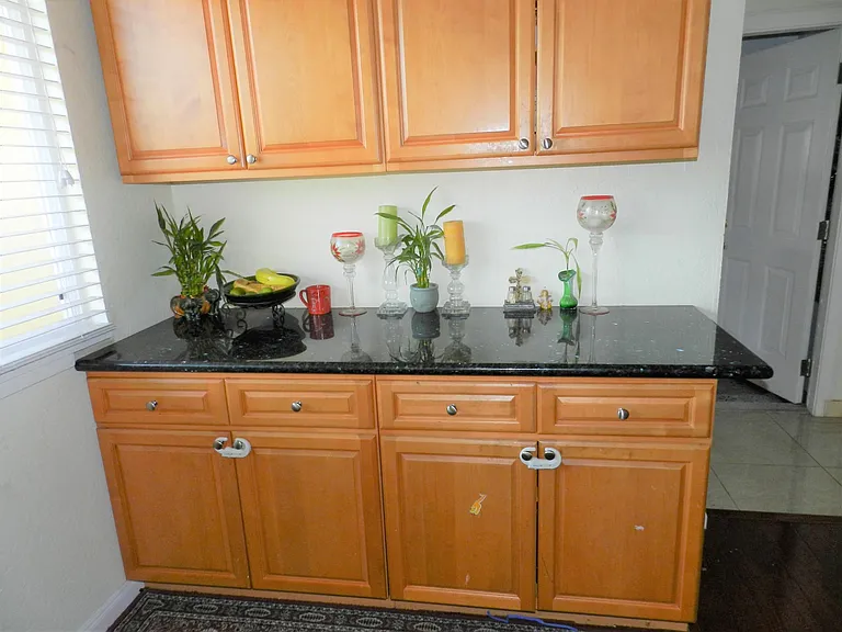 656 E Duane Ave — Photo 6