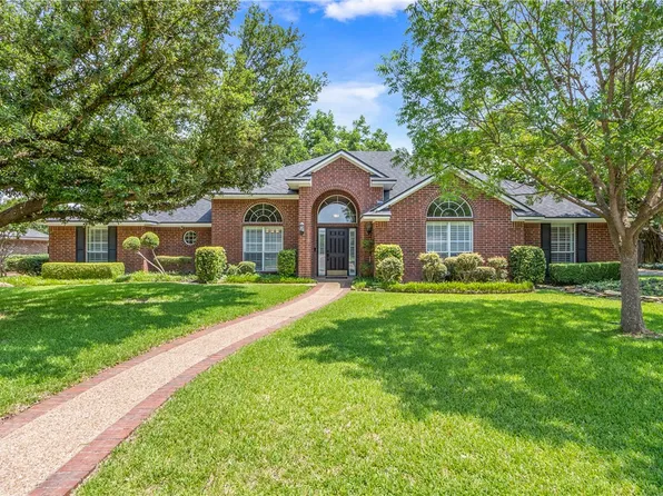 618 Wheatland Dr, Mc Gregor, TX 76657