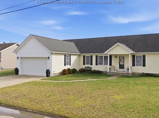 90 Citation Dr, Evans, WV 25241