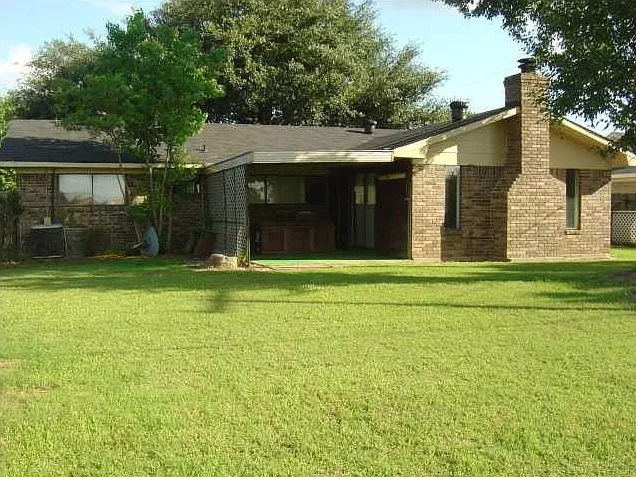 1519 Holiday Pl — Photo 26