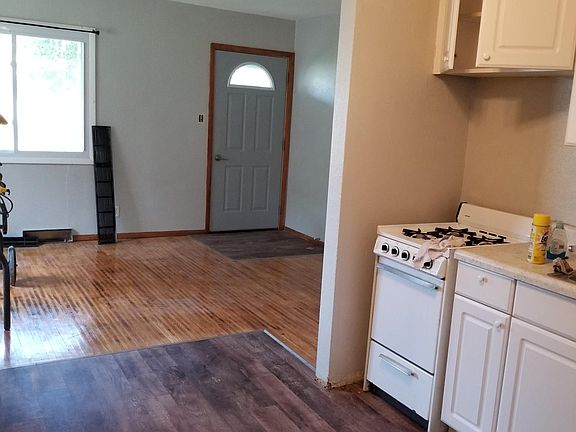 4th image of 136 Johns Dr