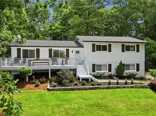 1112 Washington Ct, Woodstock, GA 30188