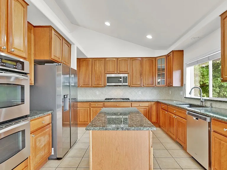 705 Witchhazel Ct — Photo 18