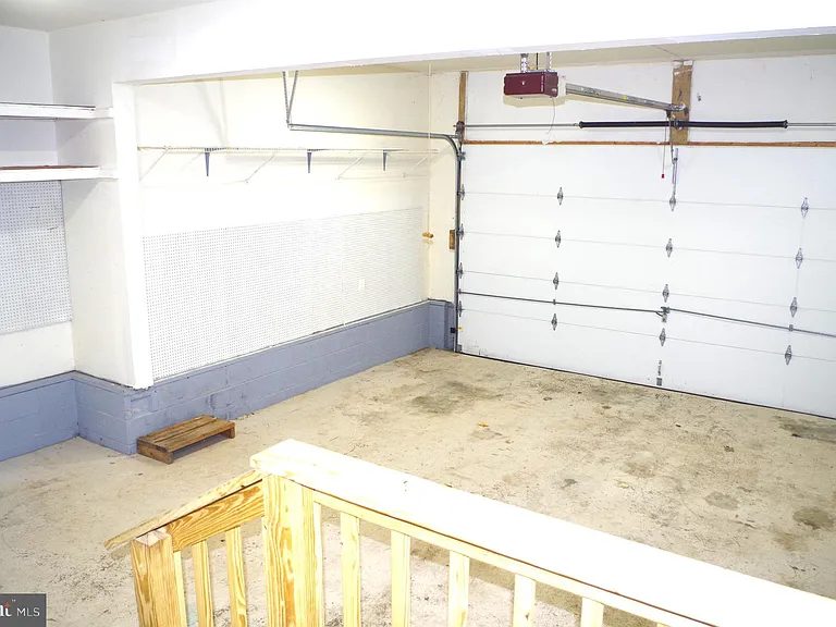 812 Petinot Pl — Photo 23