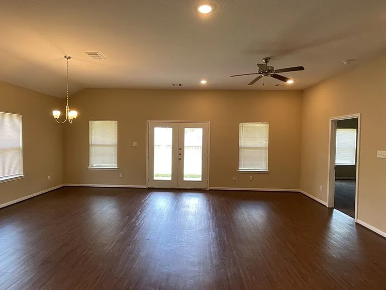 8017 Charlesmont St — Photo 15