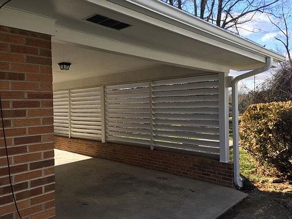 2nd image of 1111 Skyline Dr