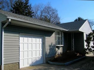 194 W 22nd St, Huntington, NY 11743