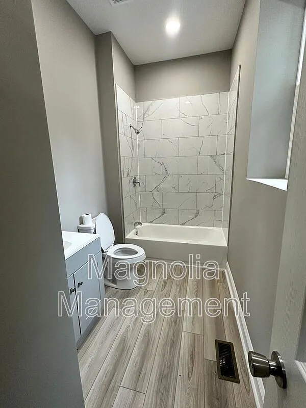 3 bed, 1.0 bath, $1,349 — Photo 3