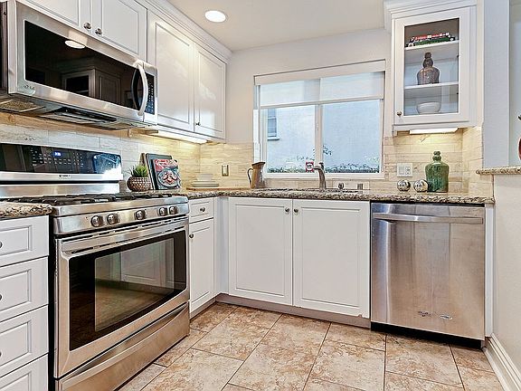5th image of 1010 N Curson Ave APT 106