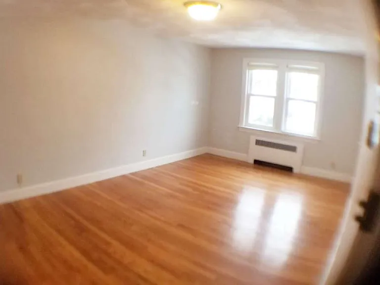 192 Holbrook Rd #4 — Photo 4