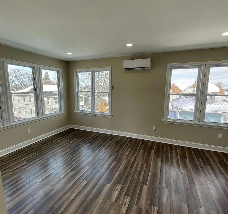 1st image of 95 Hawthorne Ave #3