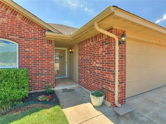2nd image of 112 Tecumseh Meadows Dr