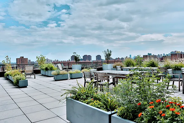 Rented by R New York | media 27