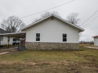 319 N 1st St, Edwardsport, IN 47528