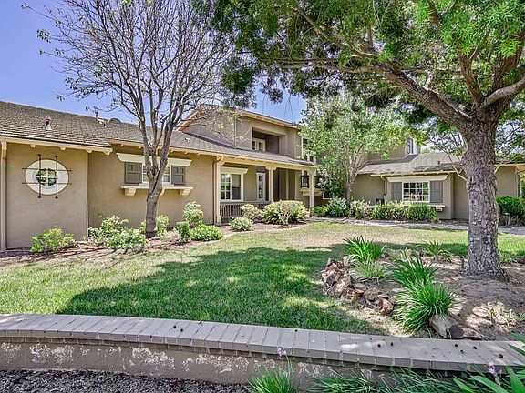 4th image of 405 Bridoon Ter