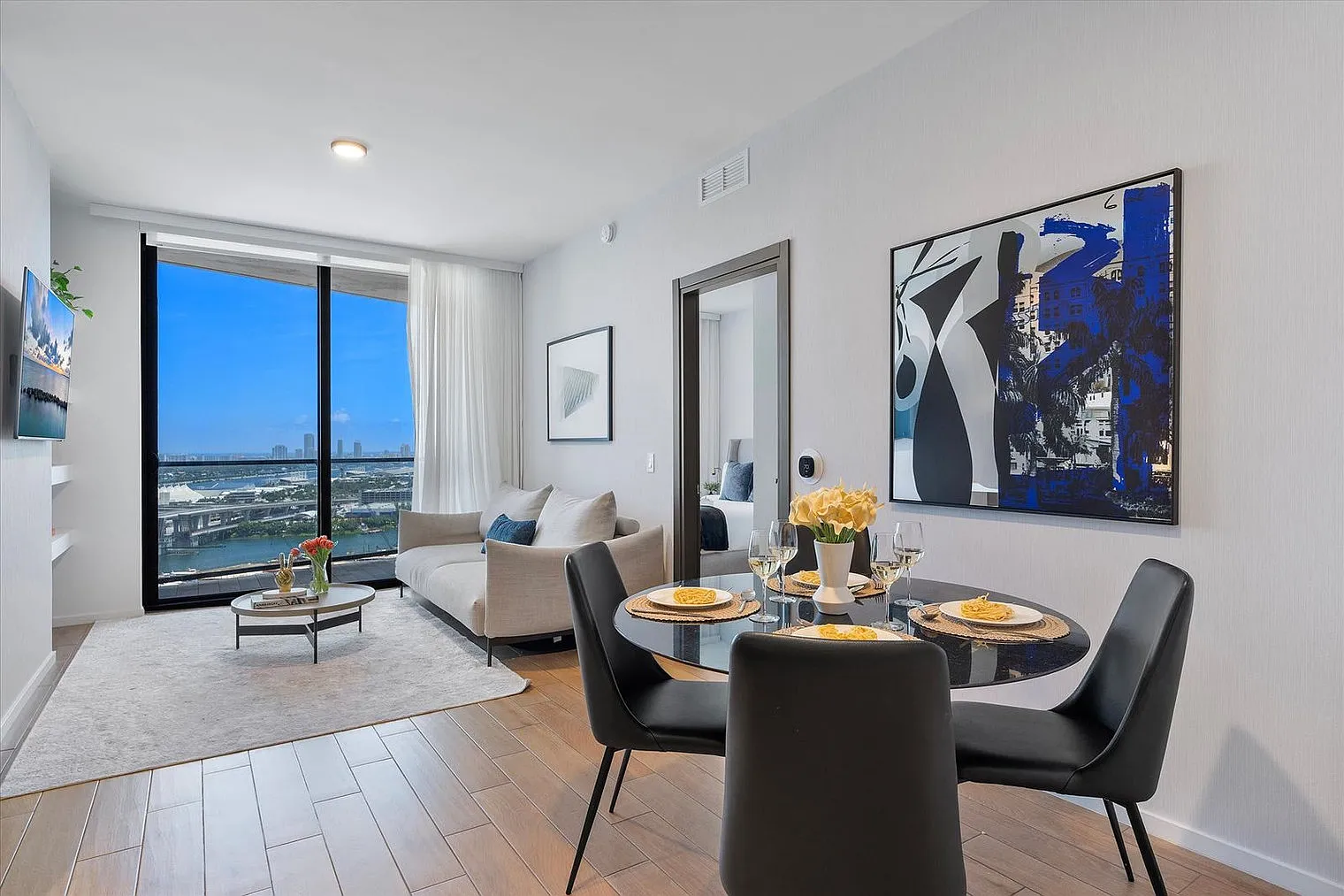 2 bed, 2.0 bath, 1194 sqft, $6,223 — Photo 3
