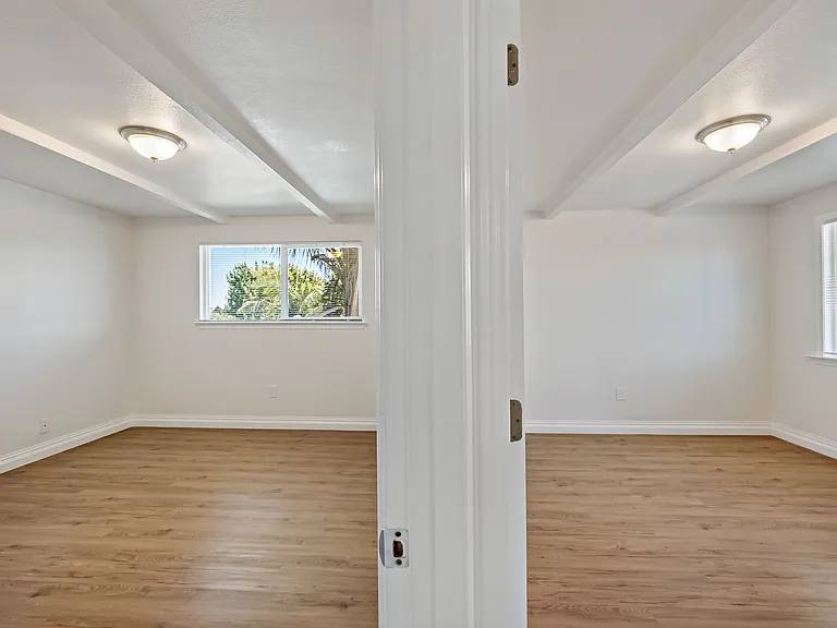 324 S 4th St #326 — Photo 13