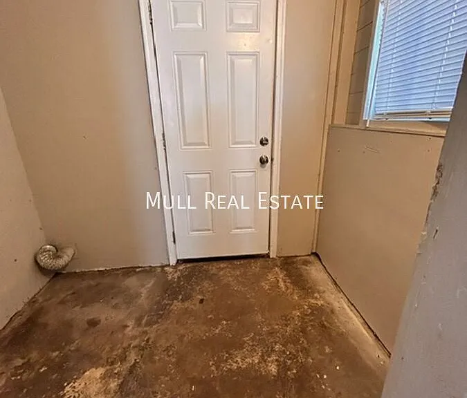 4801 N Willow Ave — Photo 19