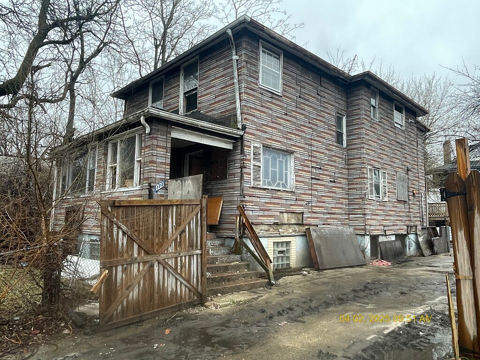 2nd image of 1221 E 72nd Pl