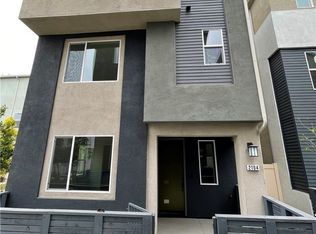 2104 Lacy Crossing Dr, Santa Ana, CA 92701