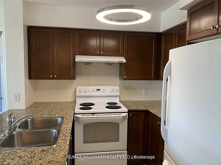 68 Grangeway Ave #812 — Photo 27