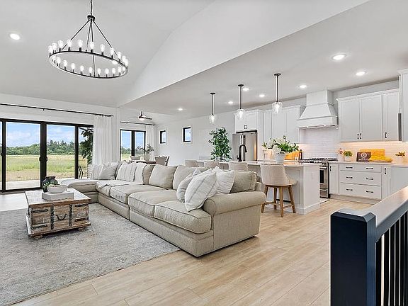 Living Room/Kitchen