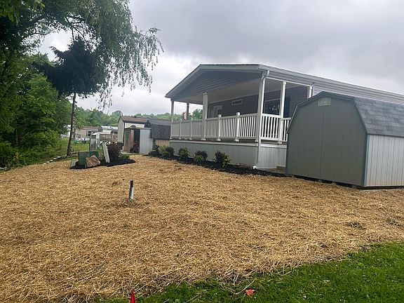 Exterior Image-2-SKYLINE 109 Fohl Village