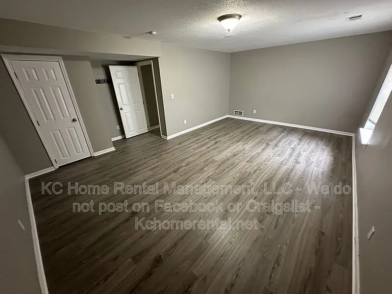 11314 N Lewis Ave — Photo 40