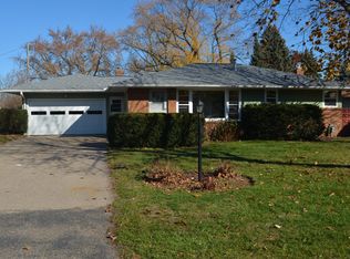 1499 Clarmar Ave, Roseville, MN 55113