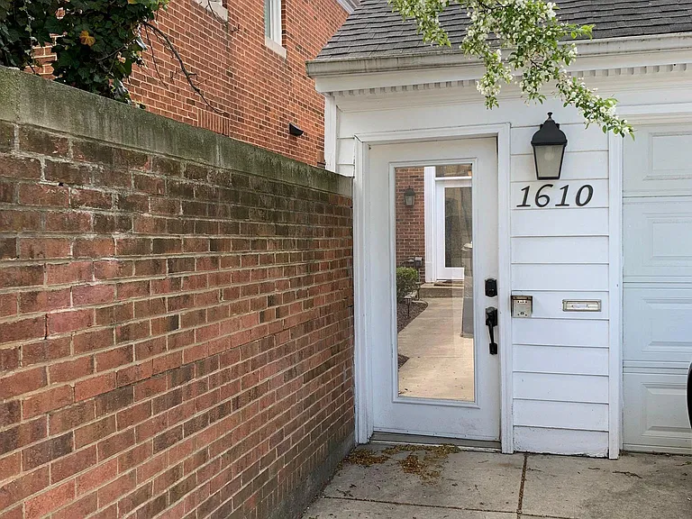 1610 N Larrabee St — Photo 2