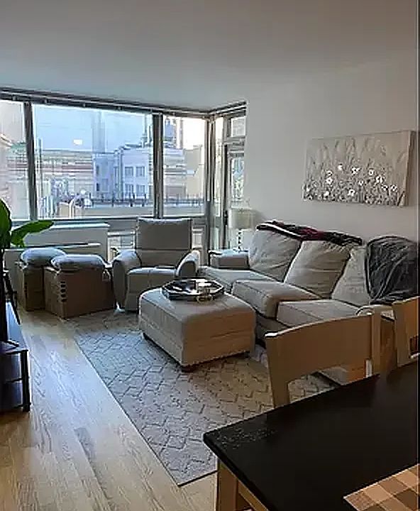 1st image of 90 William St #18J