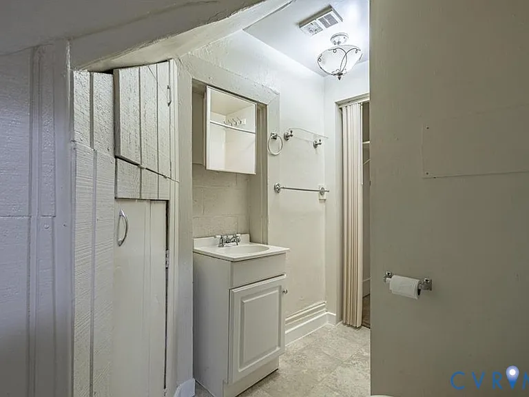 102 N Lombardy St #1 — Photo 5