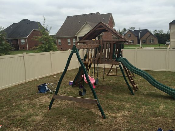 Back_yard_playset_04052016