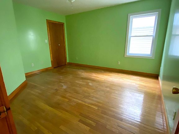 3rd image of 168-21 106th Ave Floor 1