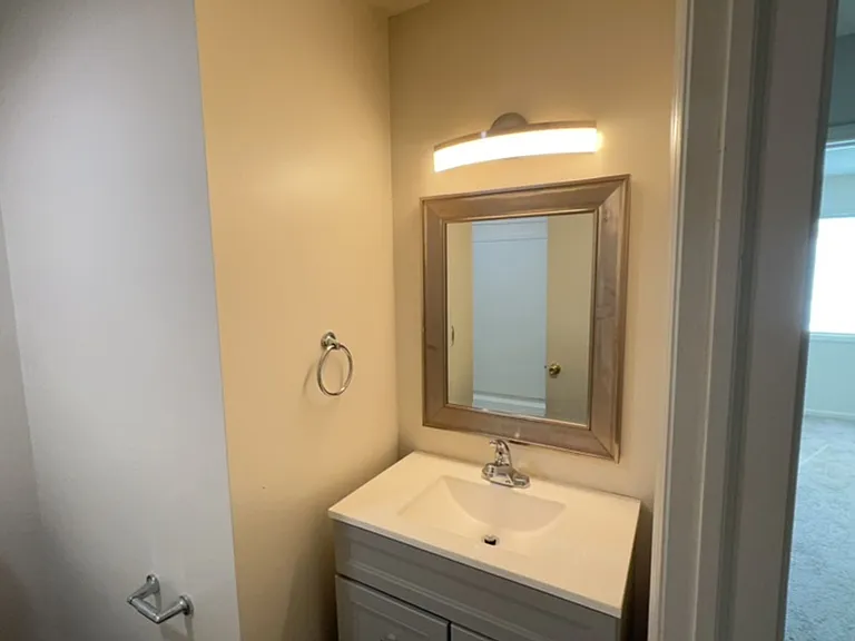 Oak Grove Village Apartments — Photo 19