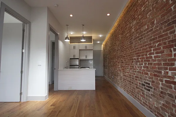 Rented by Nooklyn NYC LLC | media 47