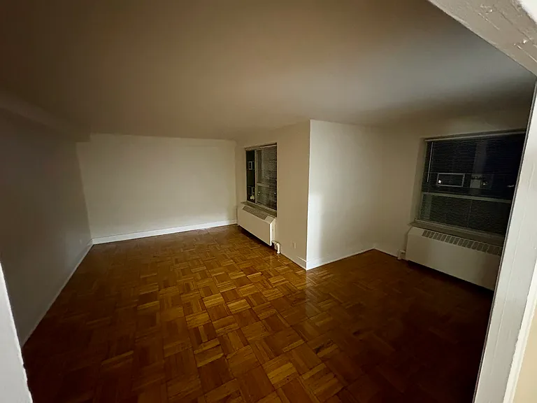 195-05 67th Ave #3C — Photo 2