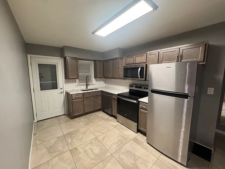 4896 Fuller Dr #4896 — Photo 5