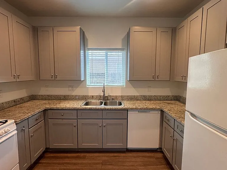 1326 S Santa Fe St — Photo 12
