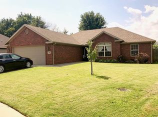 729 Woodland St, Centerton, AR 72719