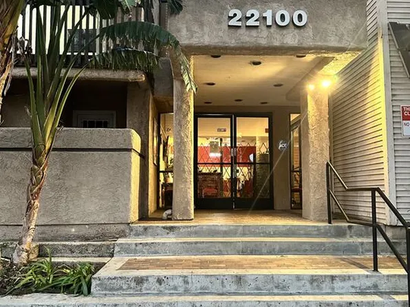 22100 Burbank Blvd Unit 301A, Woodland Hills, CA 91367