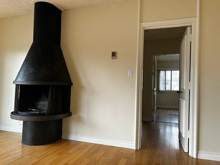 POT BELLY FIREPLACE