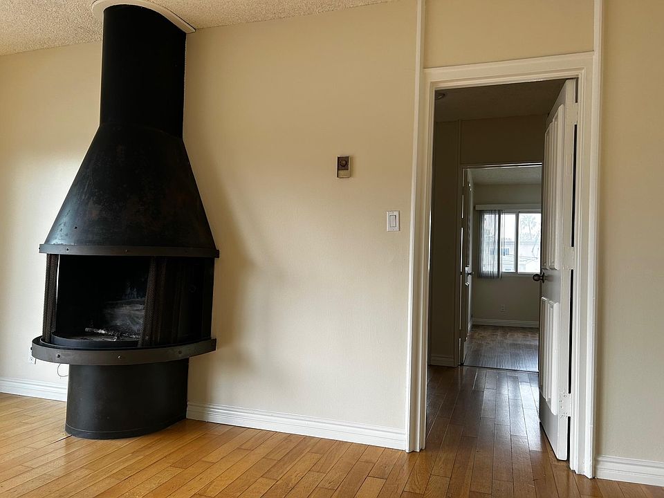 POT BELLY FIREPLACE