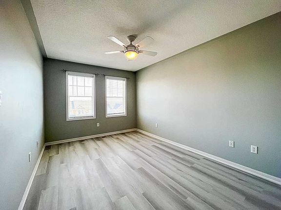 5th image of 3159 Stornoway Cir
