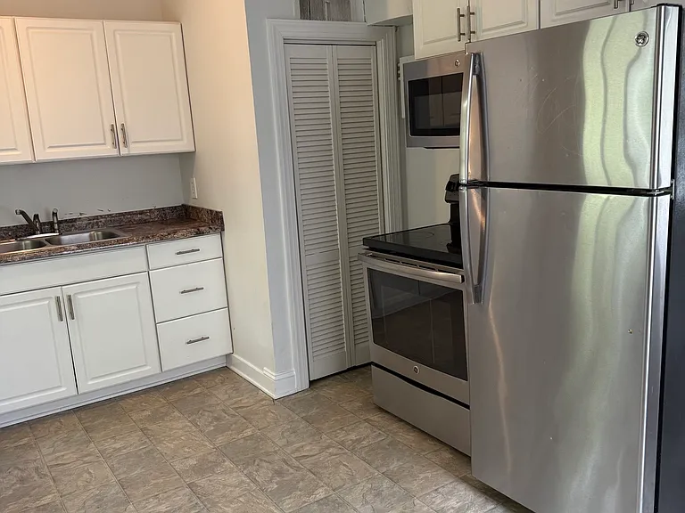 3010 Sweetbrier Ave SW #3010 — Photo 3