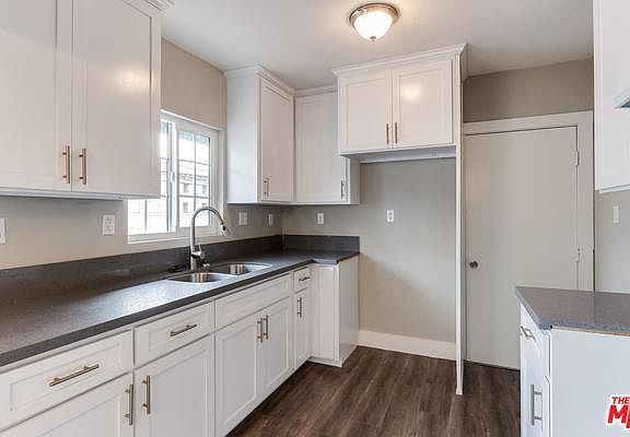 5th image of 622 W 60th St