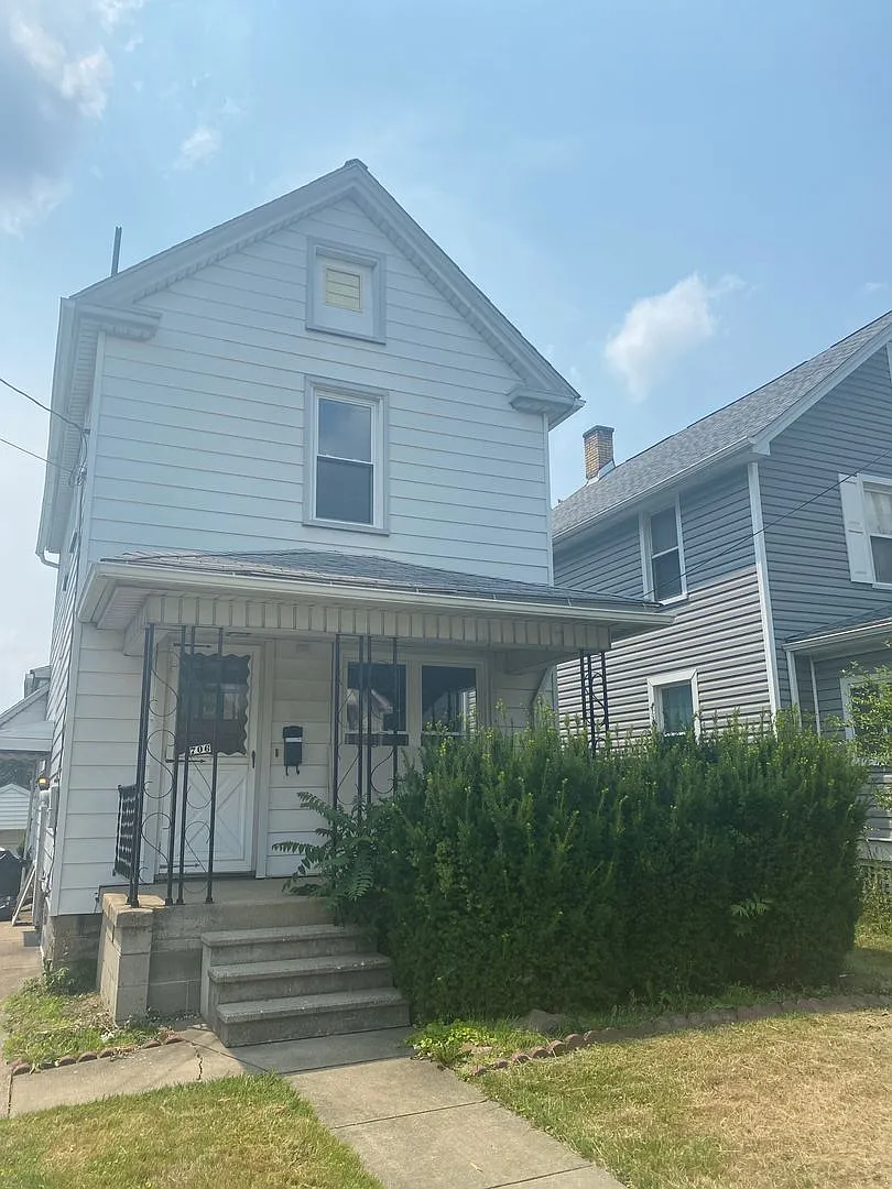 706 N. Ward — Photo 1