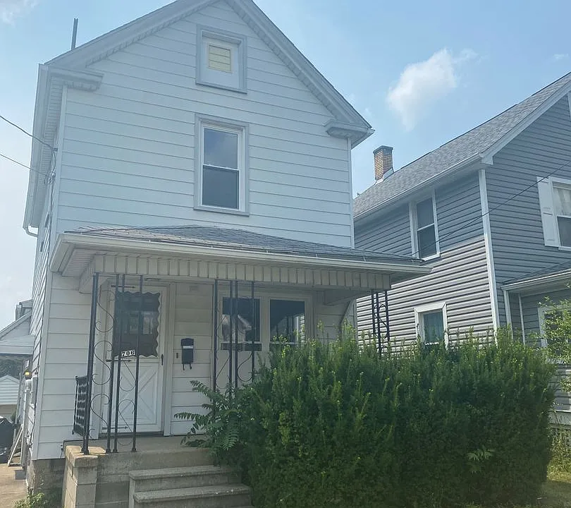 706 N Ward Ave