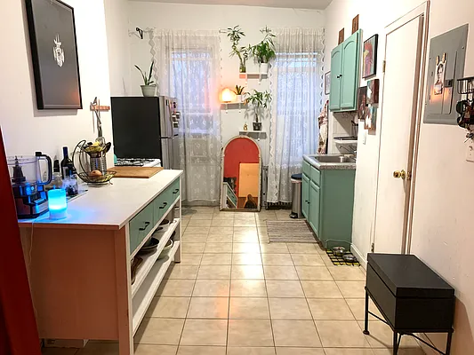 Rented by Nooklyn NYC LLC | media 41