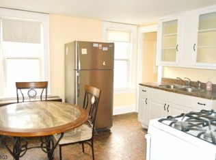 8 E Somerset St, Raritan, NJ 08869